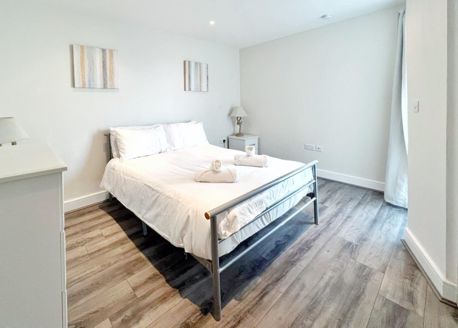 Seaview Boutique One-Bedroom Apt Суонси Экстерьер фото